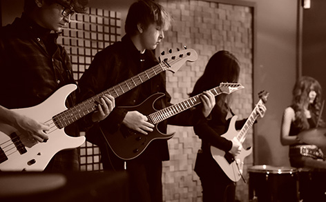 https://akademiarocka.pl/wp-content/uploads/2025/04/guzik1.jpg